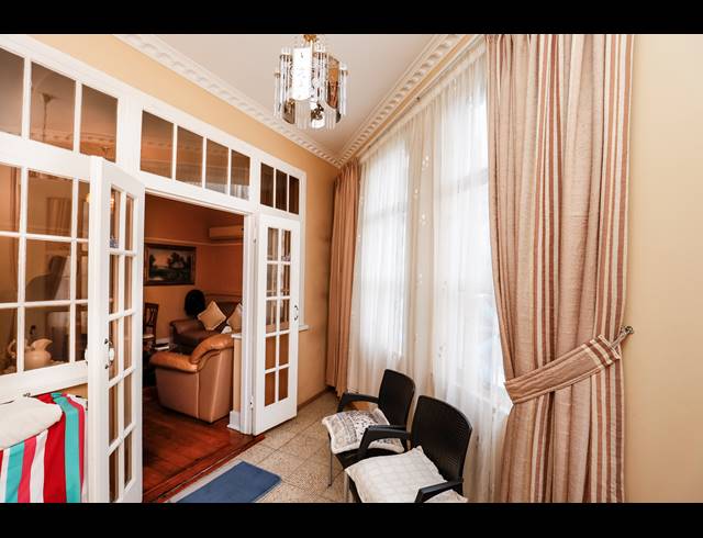 2 BEDROOM APARTMENT FOR SALE IN SOUTH BEACH